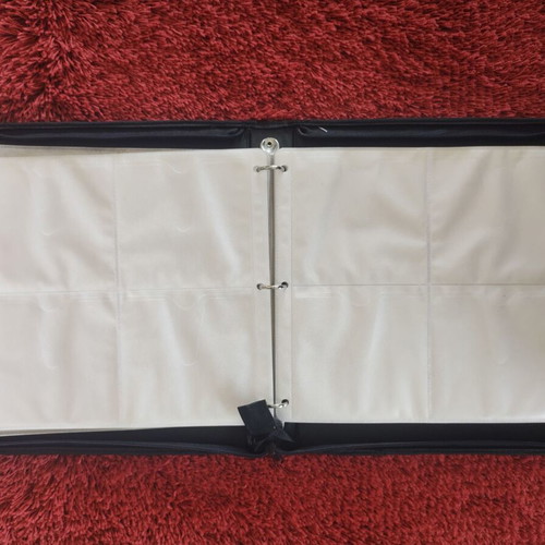 Fabric case for 120 CD/DVD like new with zipper and handle