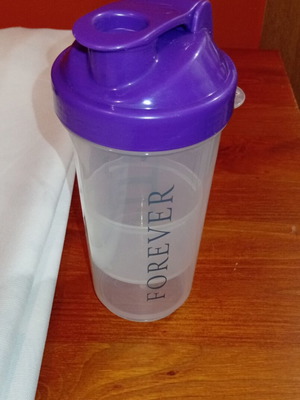Smart Shake protein shaker, Forever Living F.I.T. series, purple lid