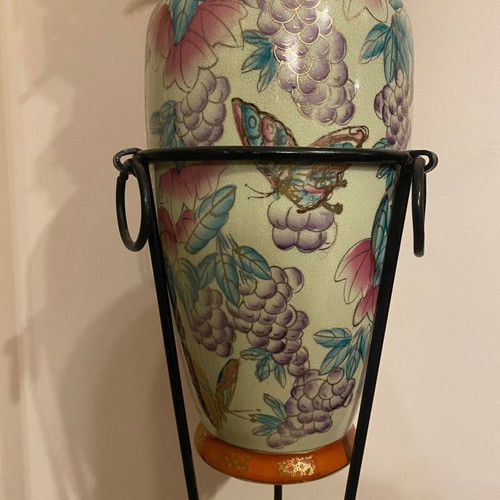 Chinese vase 37 cm hand-painted like new
