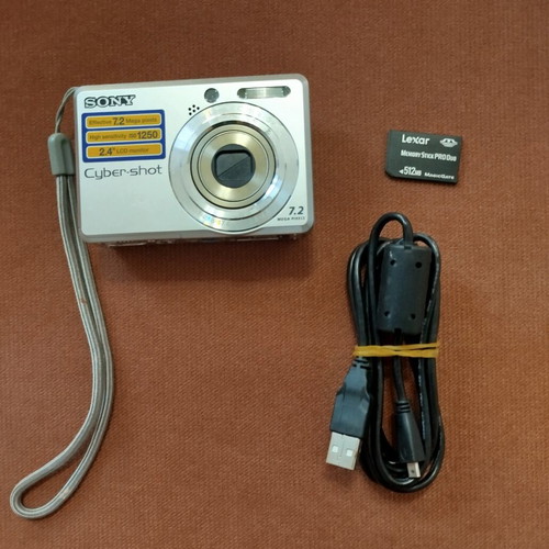 Sony Cyber-shot DSC-S730 camera used with memory card and USB cable