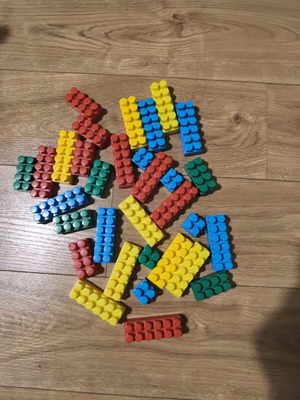 Set of 32 building blocks