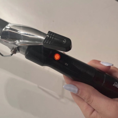 Curling iron in excellent condition