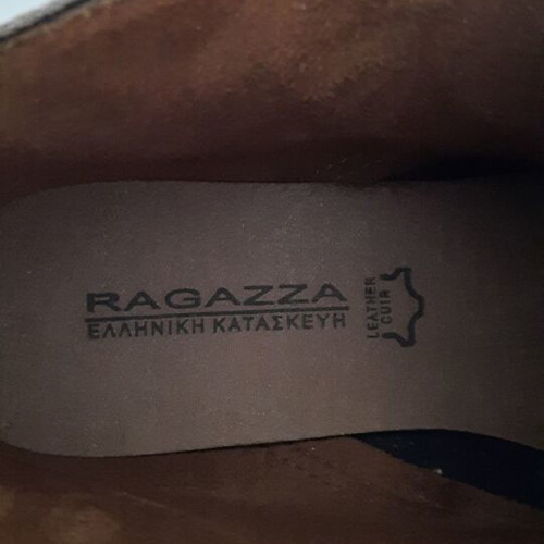 RAGAZZΑ chukka suede boots size 38 like new, puro color