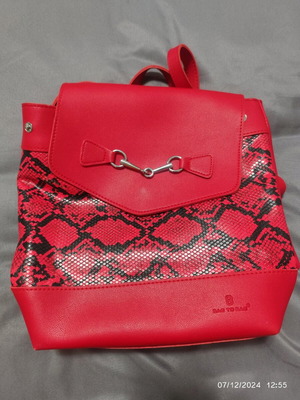 Bag to Bag red bag like new, wearable as shoulder and backpack