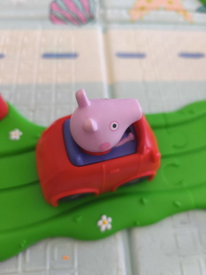 Τρενάκι Peppa Pig με ράγες σαν καινούργιο