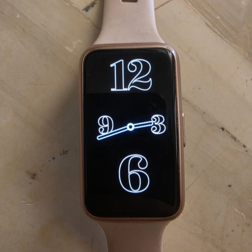 Huawei Band 7 used, needs new strap