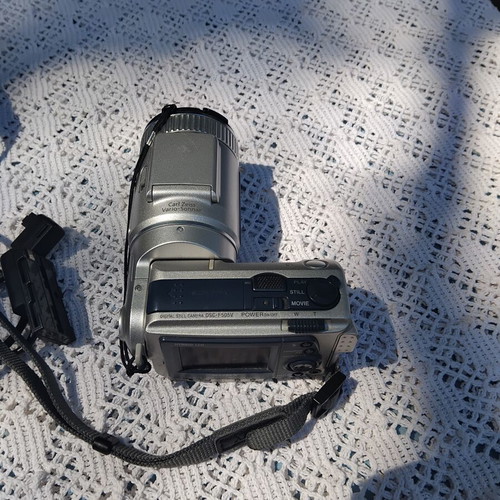 Sony Cyber-shot DSC-F505V 2.6MP digital camera used, silver