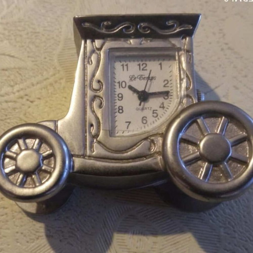 Miniature tabletop clocks like new, set of 4 pieces