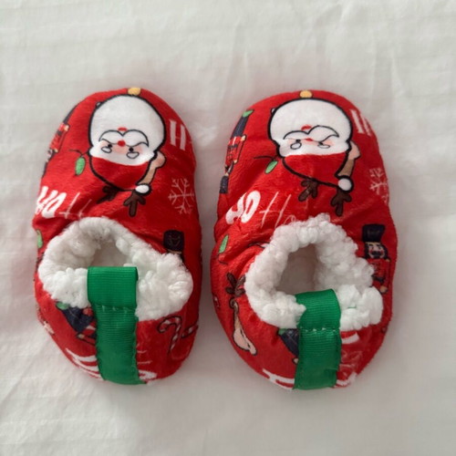 Children's jumbo slippers size 22-23 new, unworn
