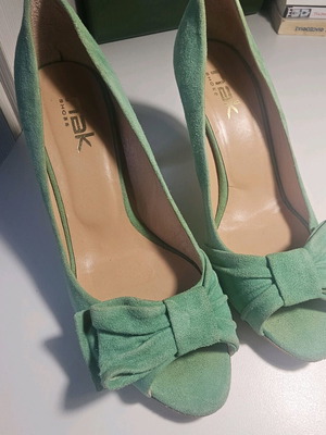 Nak suede leather pumps used, size 37, green