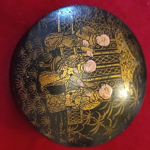 Japanese papier-mâché oval box used, 1880, with decoration