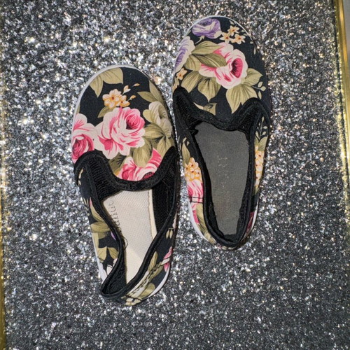 Sanrio floral kids espadrilles like new, size 24