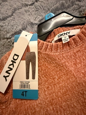 DKNY girls' set 4 years like new, multicolored