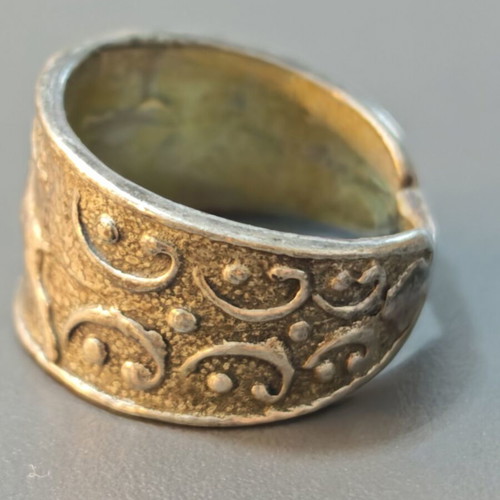 Ring with Deer Motif Used Silver Wide Band