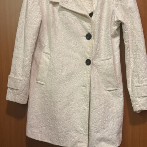 Cabrini coat used, cotton with embossed details