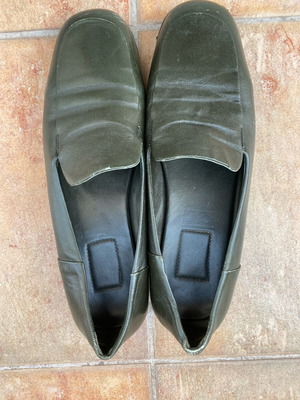 Leather Loefers shoes khaki size 41 used with two scratches