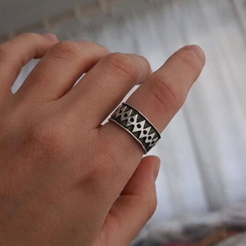 Handmade carved 925 silver geometric ring like new