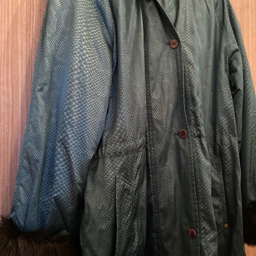 Women's jacket used green cypress with fur