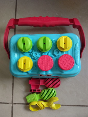 Baby Clementoni Workbench in Like New Condition