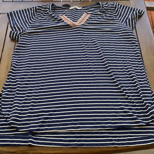 Mat women's blouse like new, white and blue, sizes L and XL