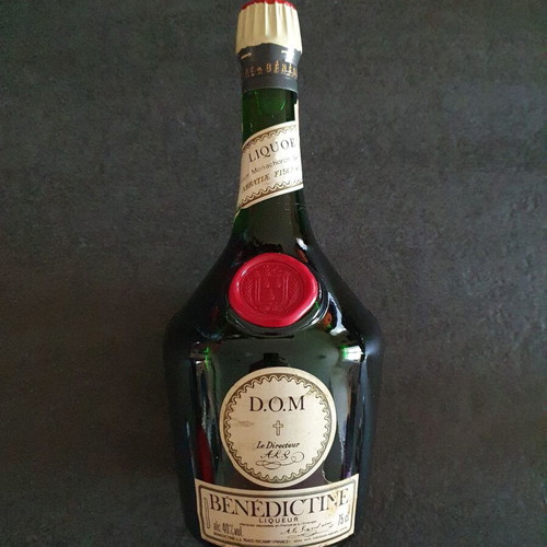 Benedictine liqueur vintage 1980 sealed like new