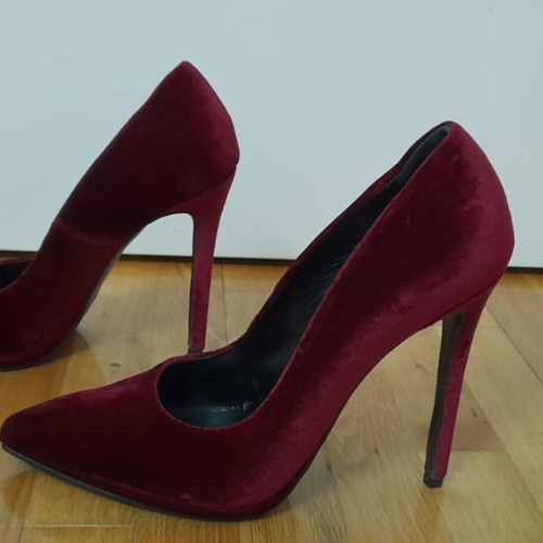 Velvet women's high heel dark red like new
