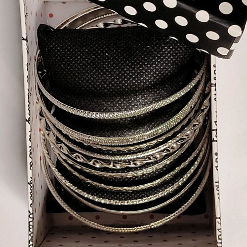 Set of 10 women's bracelets stainless steel new in gift box