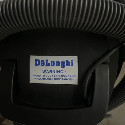DeLonghi Wash & Dry 2500V vacuum cleaner new, 1400W wet and dry