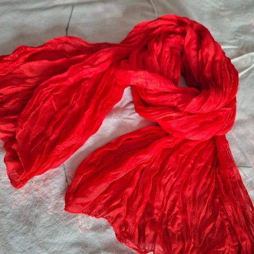 Women's scarves, red