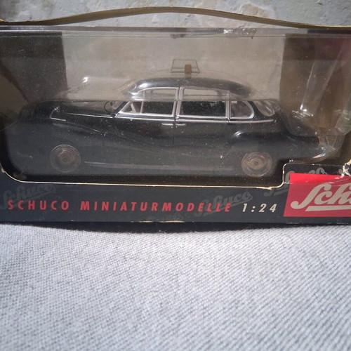 Metallic Toy Cars 1/24 Scale Mercedes 300SL, GMC Savana, London Taxi like new