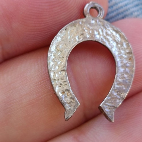 Vintage 925 silver horseshoe pendant