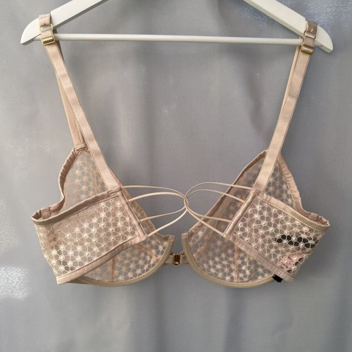 Victoria's Secret bra size 85F, new with tag
