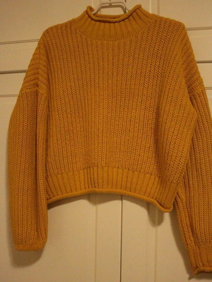 Knitted sweater mustard size M like new