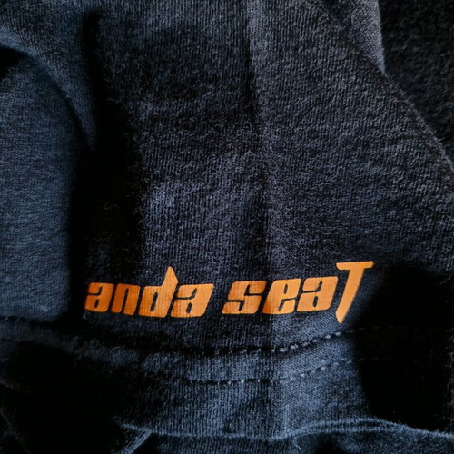 Unisex Anda Seat T-shirt Medium new, black with orange print