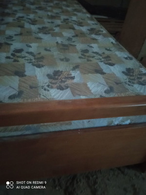 Καναπές κρεβάτι μεταχειρισμένος με αποθηκευτικό χώρο και δύο μεγάλα συρτάρια 2x0,90