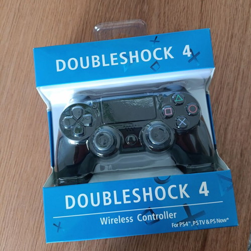 PlayStation 4 Doubleshock Controller new with charging cables