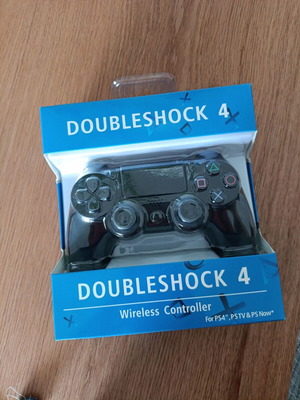 PlayStation 4 Doubleshock Controller new with charging cables
