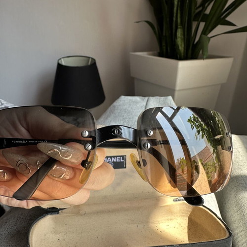 Chanel sunglasses 2010s black and brown