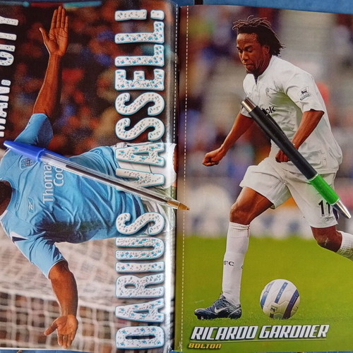 Match Football Magazine Issue 7-13/2/2006 with Aston Villa Posters like new