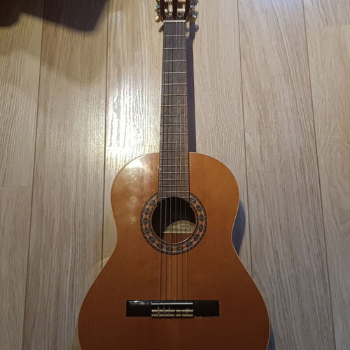 Almansa classical guitar like new with case