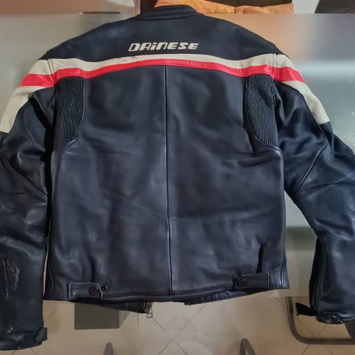 Dainese leather jackets and pants set, signed by Colin Edwards