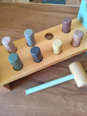 Ξύλινο παιχνίδι Montessori με σφηνώματα μεταχειρισμένο, λείπει ένα σφηνωμα