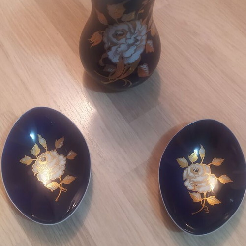 Porcelain set with gilded paint like new