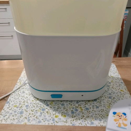 Avent Phillips Sterilizer like new