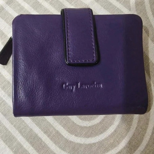 Guy Laroche women's leather wallet new, purple