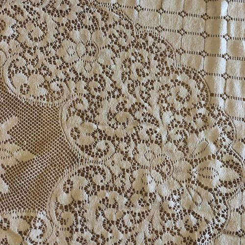 Vintage ecru tablecloth 150x200cm machine lace used