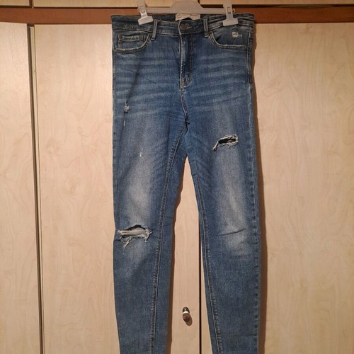 Jeans high waist pants like new with holes and frayed edges