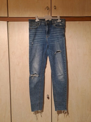 Jeans high waist pants like new with holes and frayed edges