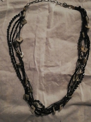 Necklace 25 cm like new, black and white