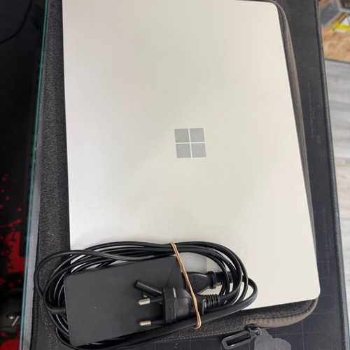 Microsoft Surface 2 1769 13.5-inch touchscreen like new with case and charger